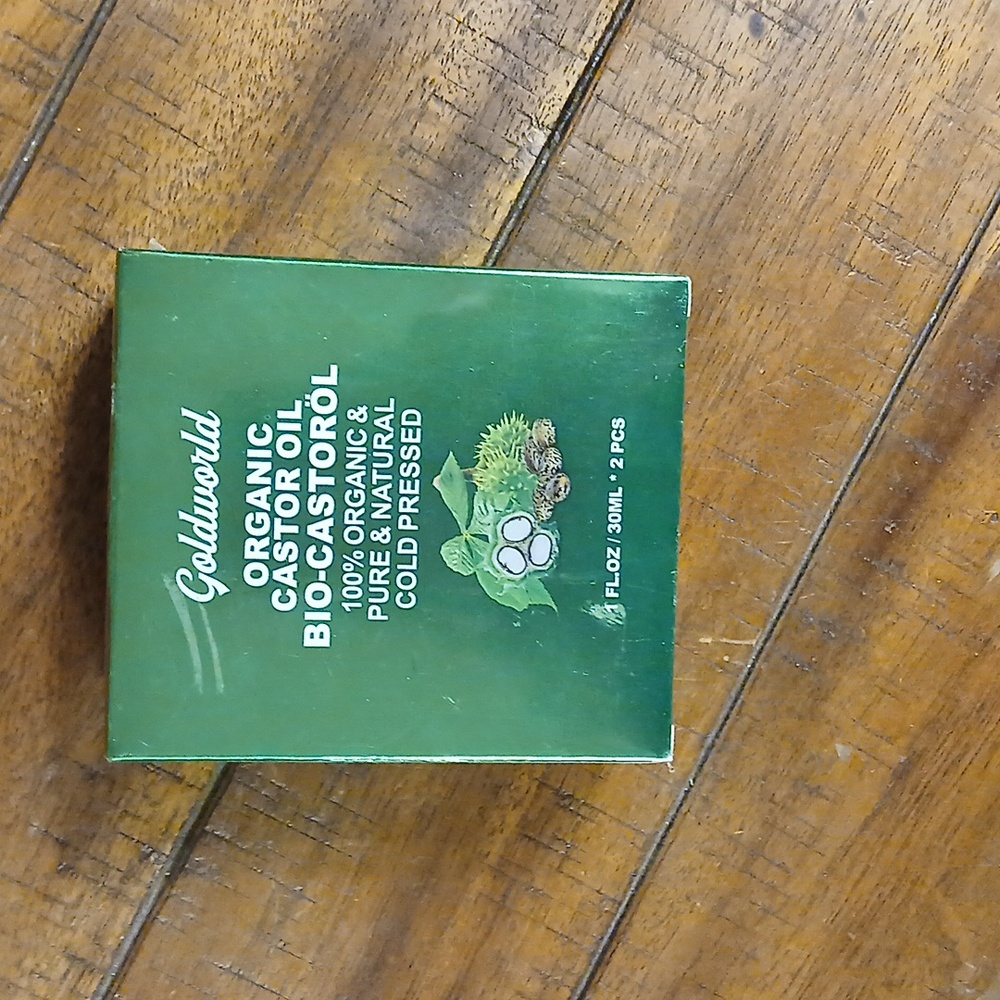 NIB* Organic Castor Oil the secret to thick eyelashes & beautiful eyebrows